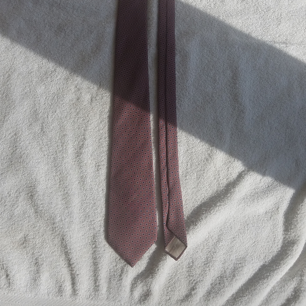 Calvin Klein 100% Silk Necktie / Suit Tie Circles Pattern